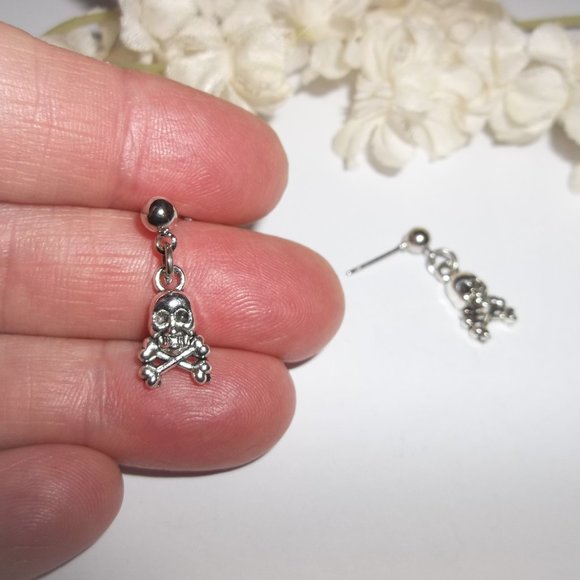 Earrings, Unisex Earrings, Skull Earring, Halloween Earrings, Skull Earring 8026 - Picture 6 of 8